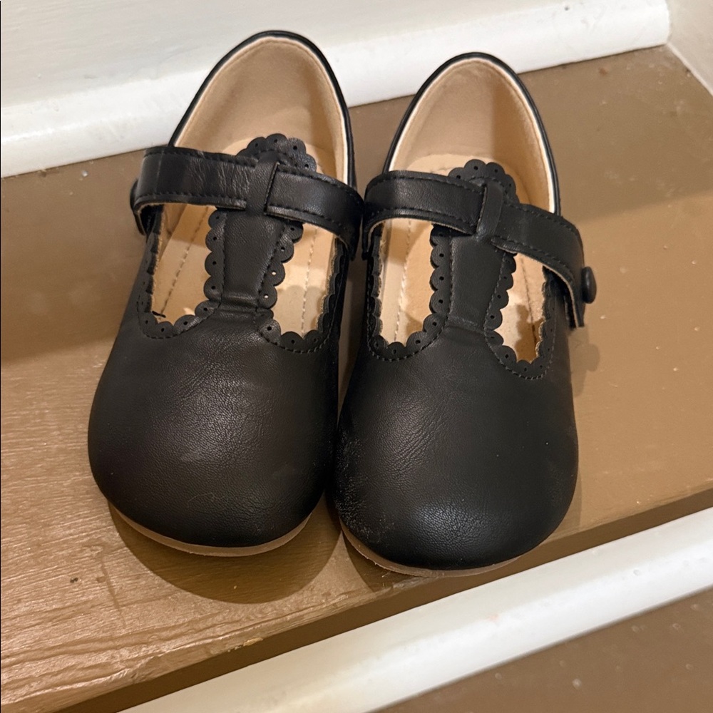 MEC Black Girls' Mary Jane Dress Shoes with Scalloped T-Strap